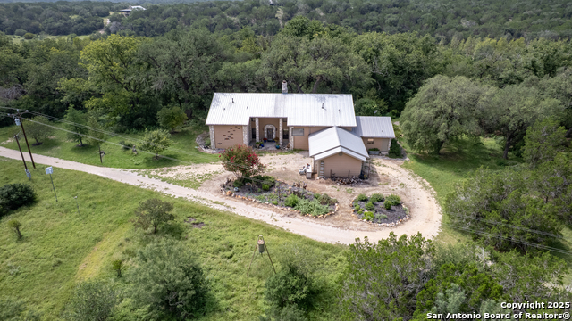 Listing photo id 61 for 4983 Ranch Road 1051