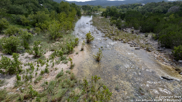 Listing photo id 68 for 4983 Ranch Road 1051