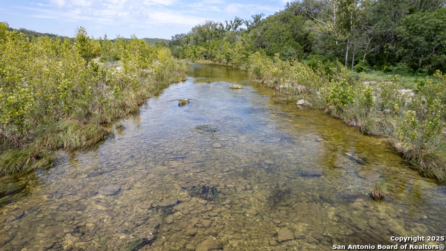 Listing photo id 69 for 4983 Ranch Road 1051