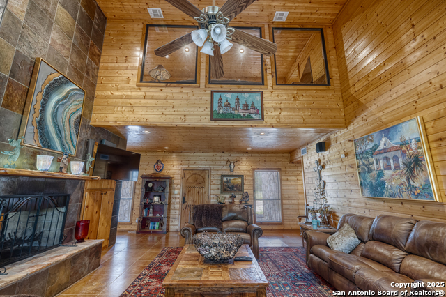 Listing photo id 6 for 4983 Ranch Road 1051