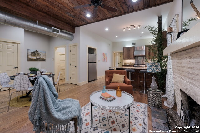 Details for 215 Ira Ave  1, San Antonio, TX 78209
