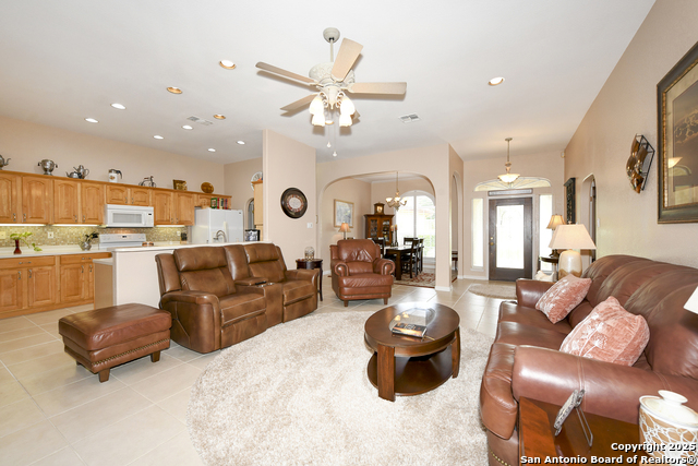 Image 6 of 23 For 3704 Hillside