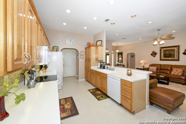Image 8 of 23 For 3704 Hillside