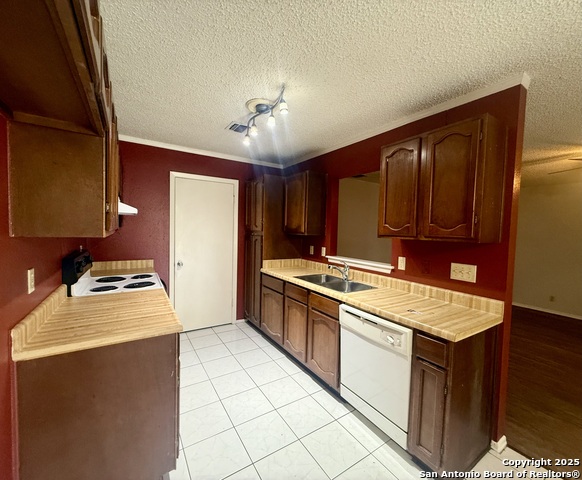 Image 16 of 42 For 14403 Briarmist St