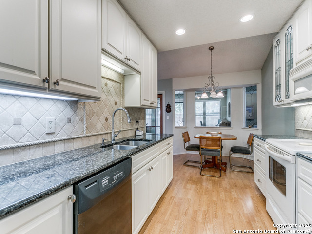 Image 13 of 25 For 14015 Boulder Oaks