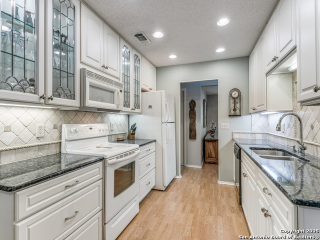 Image 14 of 25 For 14015 Boulder Oaks