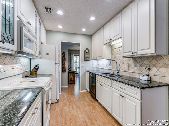 Image 15 of 25 For 14015 Boulder Oaks