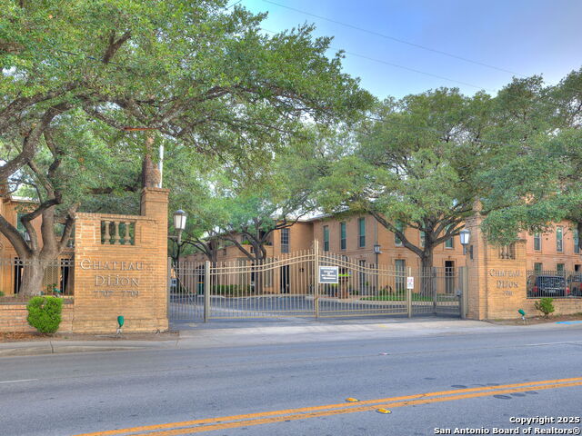 Details for 7707 Broadway  6, San Antonio, TX 78209