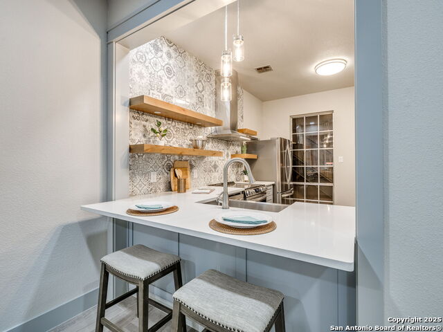 Image 14 of 29 For 7707 Broadway  6
