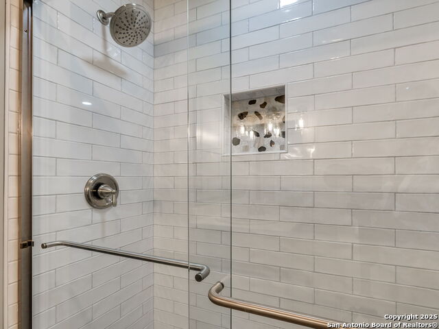 Image 23 of 29 For 7707 Broadway  6