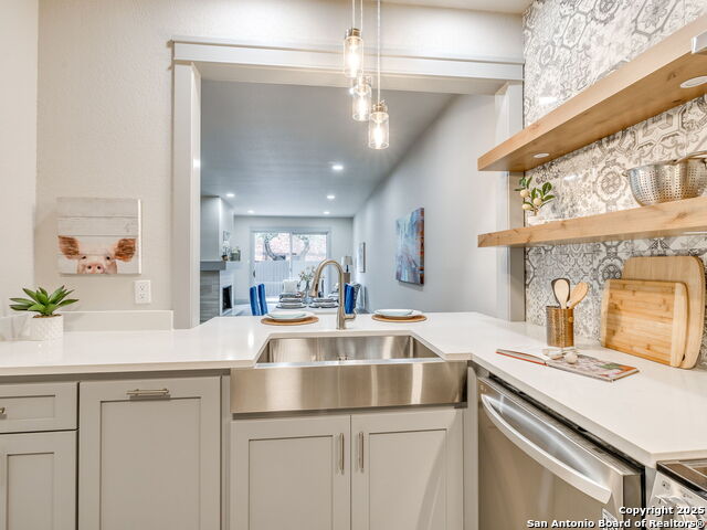Image 6 of 29 For 7707 Broadway  6