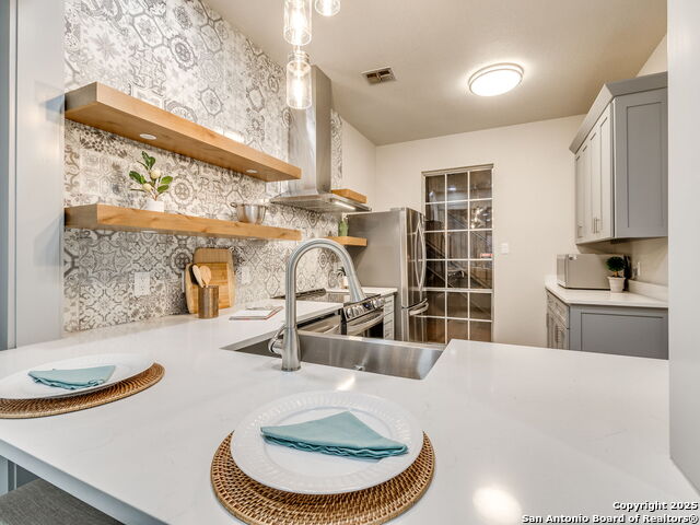Image 7 of 29 For 7707 Broadway  6