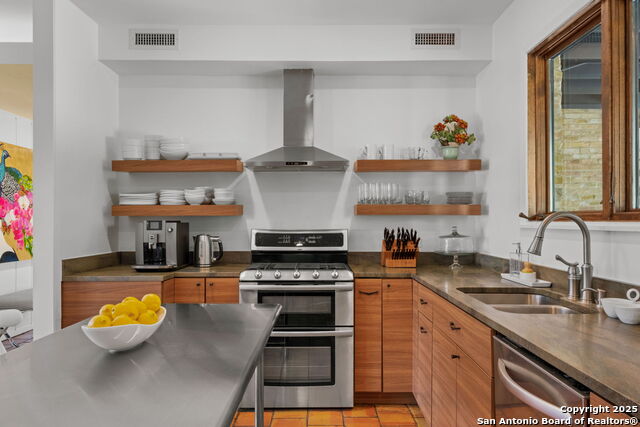 Image 10 of 25 For 531 Elmhurst Ave
