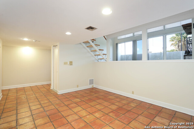 Image 11 of 31 For 3102 Eisenhauer  B16