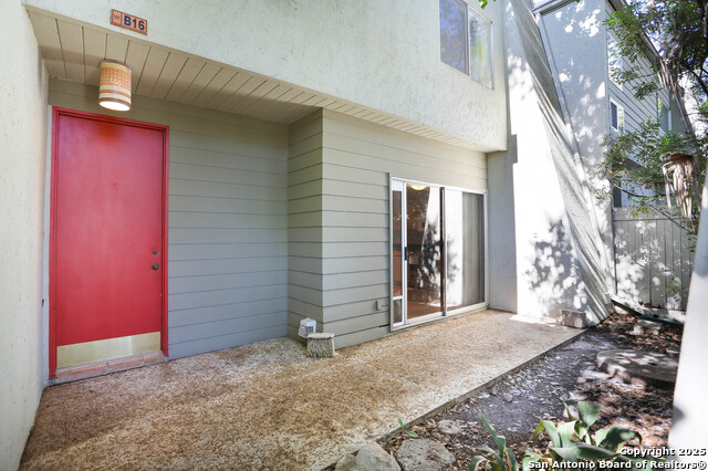 Image 2 of 31 For 3102 Eisenhauer  B16