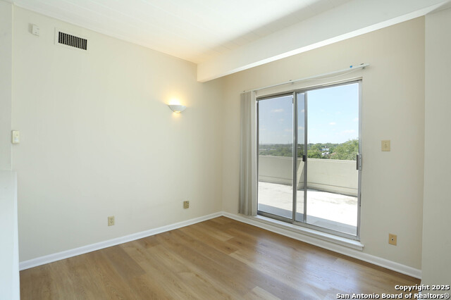 Image 24 of 31 For 3102 Eisenhauer  B16