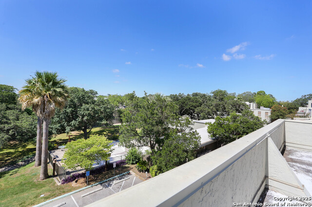 Image 25 of 31 For 3102 Eisenhauer  B16