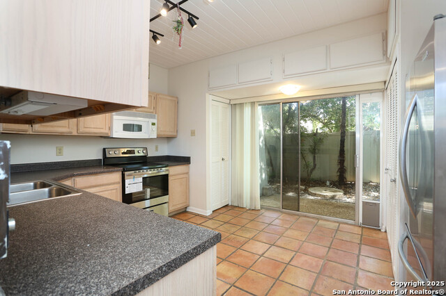 Image 8 of 31 For 3102 Eisenhauer  B16