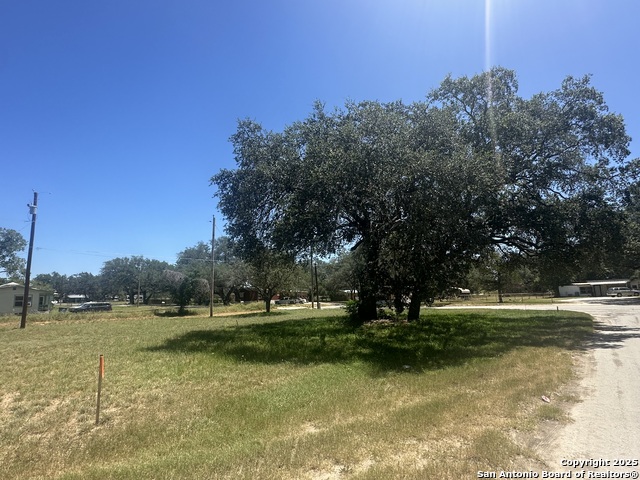 Listing photo id 1 for 400 Davis  