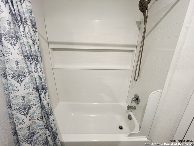 Listing photo id 15 for 8326 Piedra Medina