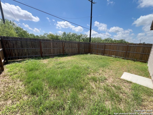 Listing photo id 24 for 8326 Piedra Medina