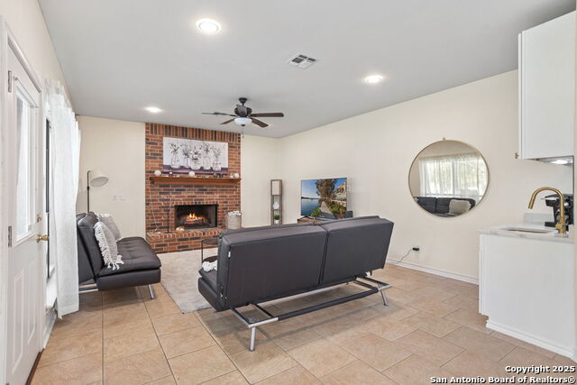 Image 20 of 46 For 13216 Circle N