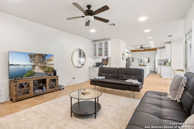 Image 22 of 46 For 13216 Circle N