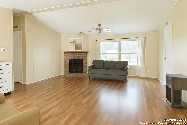 Image 2 of 31 For 309 Hickory  