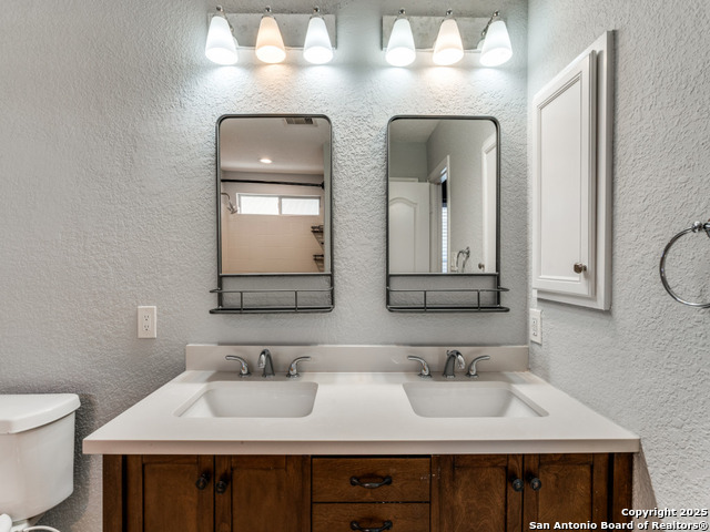 Image 12 of 20 For 16739 Basin Oak