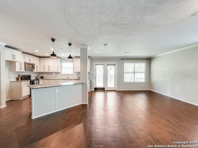 Image 7 of 20 For 16739 Basin Oak