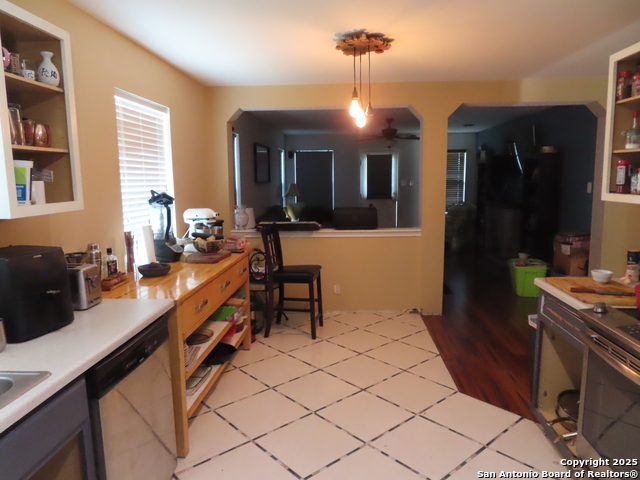Image 4 of 9 For 144 Briar St.