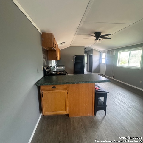 Image 4 of 11 For 840 County Road 404