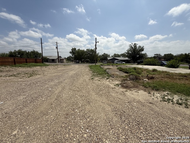Listing photo id 1 for 2955 Buena Vista