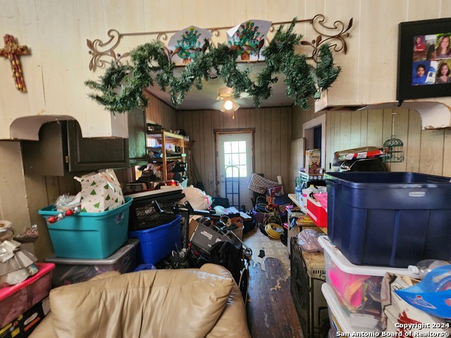 Image 3 of 15 For 513 Lamar St