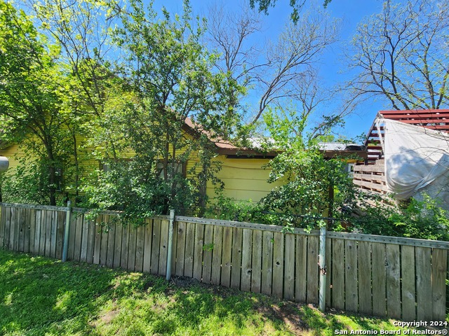 Image 7 of 15 For 513 Lamar St