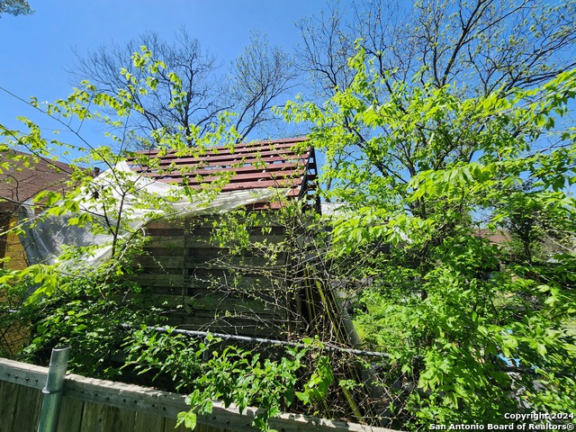 Image 9 of 15 For 513 Lamar St