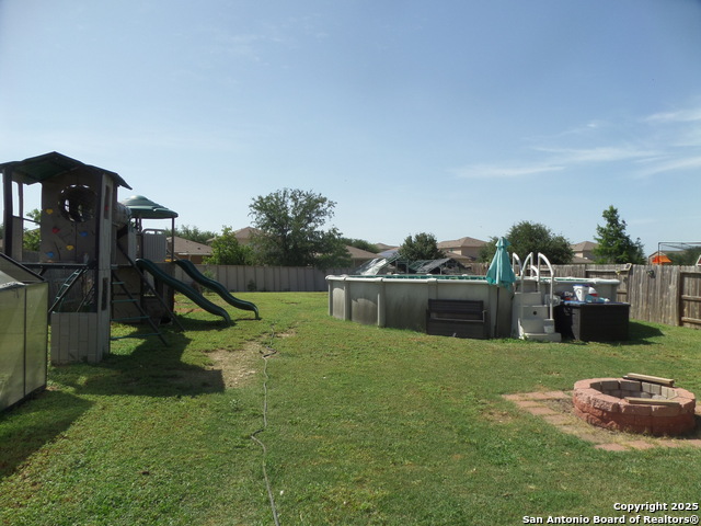 Listing photo id 14 for 6724 Luckey Pond