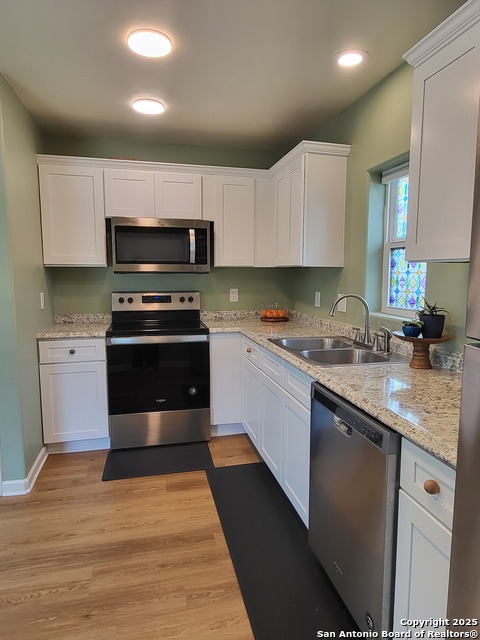 Listing photo id 9 for 312 Klein St E