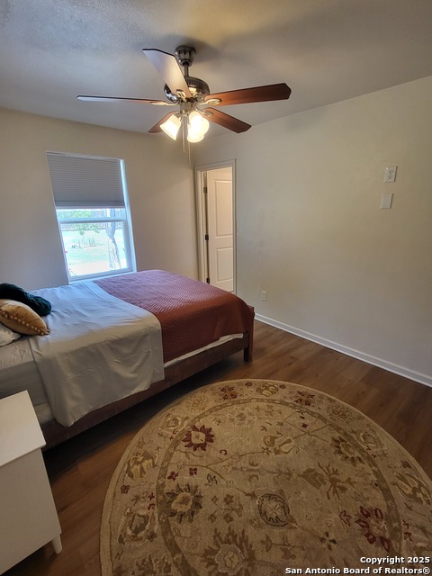 Listing photo id 13 for 312 Klein St E
