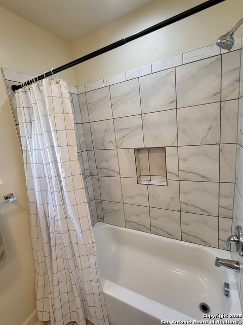 Listing photo id 19 for 312 Klein St E