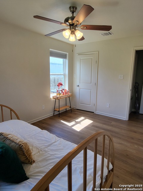 Listing photo id 21 for 312 Klein St E