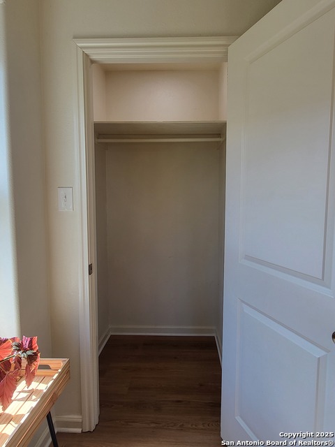 Listing photo id 23 for 312 Klein St E