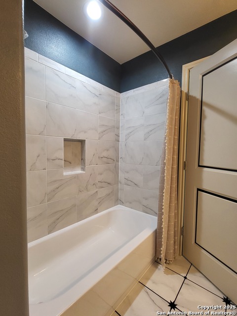 Listing photo id 26 for 312 Klein St E