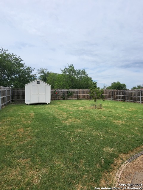 Listing photo id 31 for 312 Klein St E