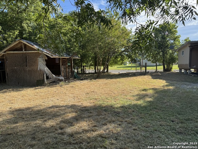 Listing photo id 4 for 1604 Katy St