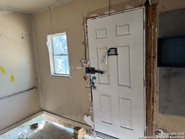 Listing photo id 6 for 1604 Katy St