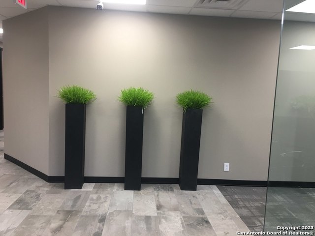 Listing photo id 3 for 3700 Fredericksburg  150