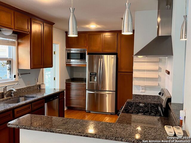 Listing photo id 10 for 357 Irvington Drive