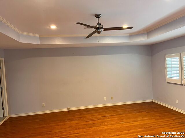 Listing photo id 11 for 357 Irvington Drive