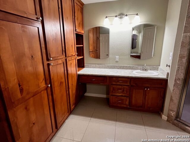 Listing photo id 12 for 357 Irvington Drive